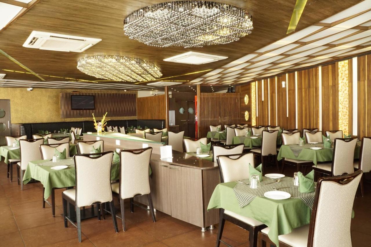 Hotel Gormoh 아흐메다바드 외부 사진
