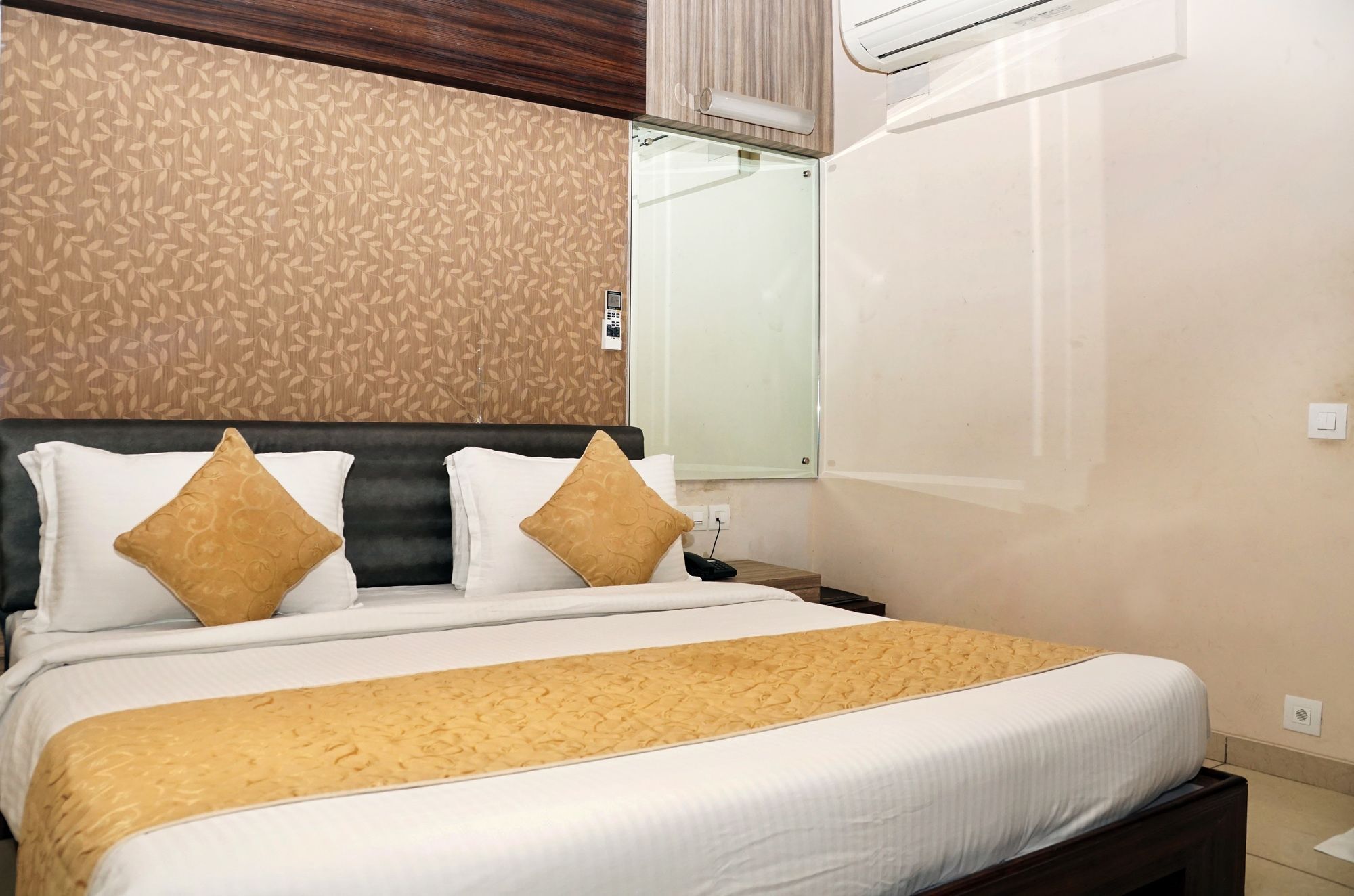 Hotel Gormoh 아흐메다바드 외부 사진