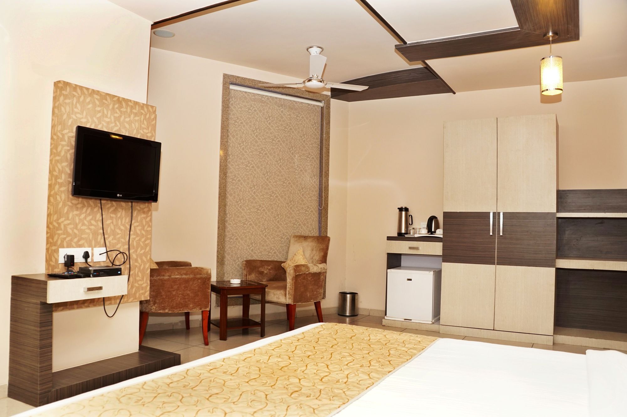 Hotel Gormoh 아흐메다바드 외부 사진