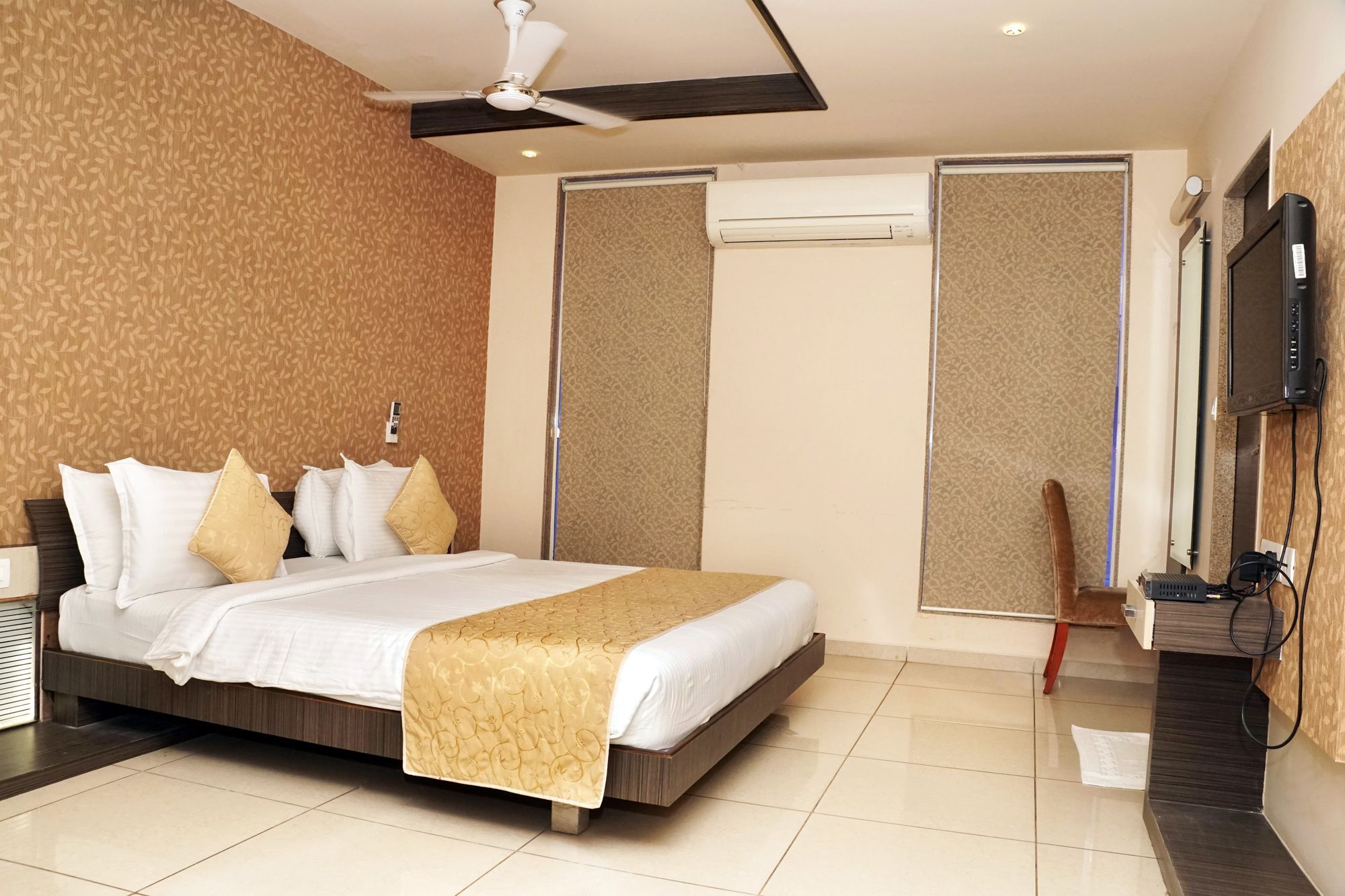 Hotel Gormoh 아흐메다바드 외부 사진