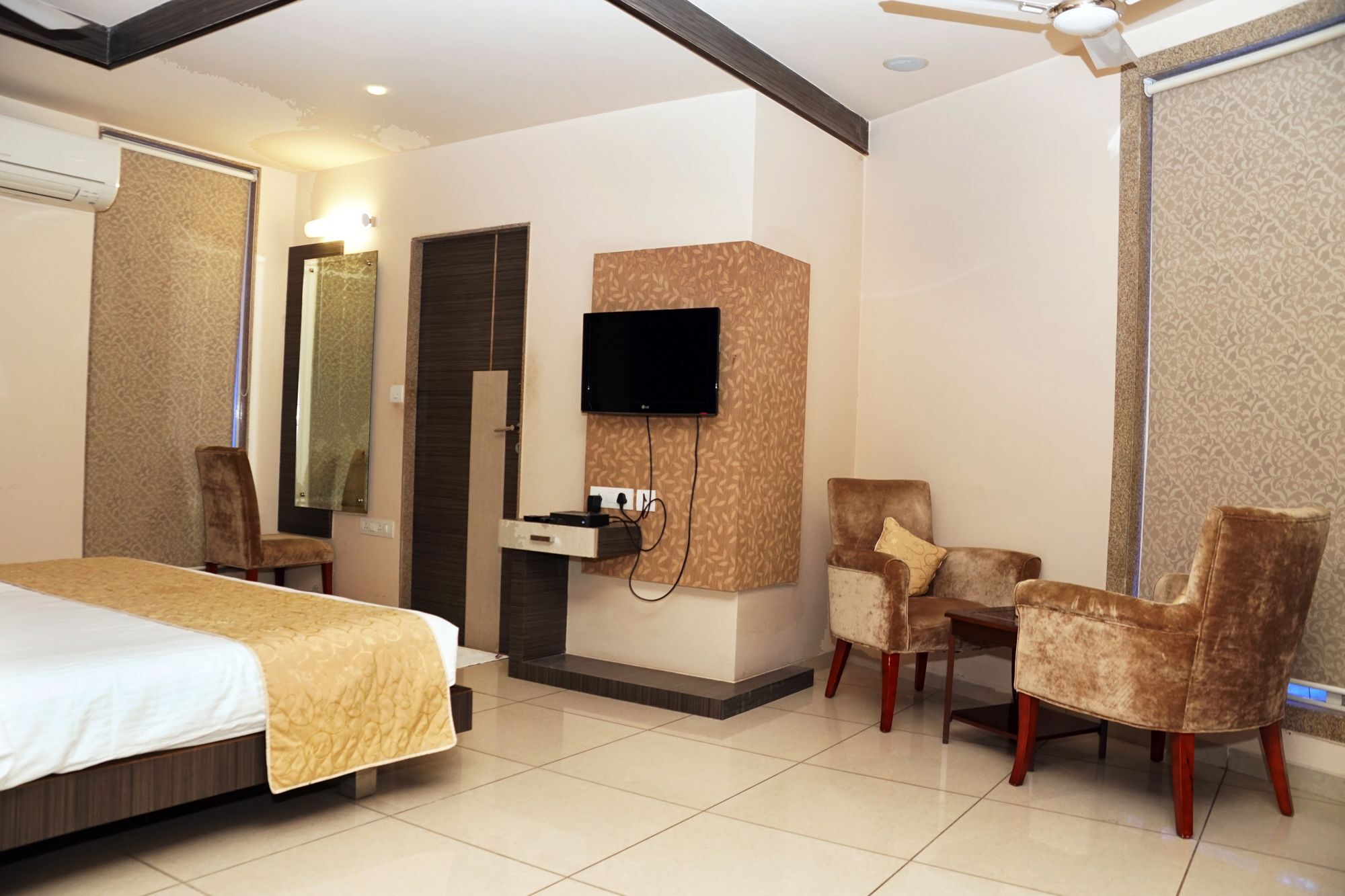 Hotel Gormoh 아흐메다바드 외부 사진