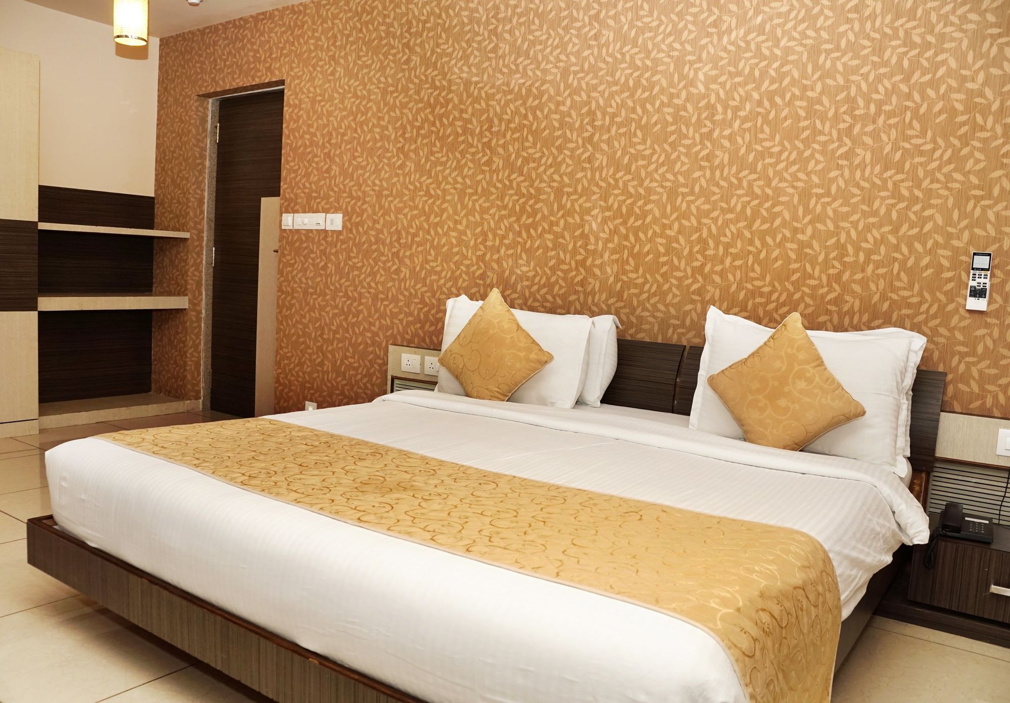 Hotel Gormoh 아흐메다바드 외부 사진